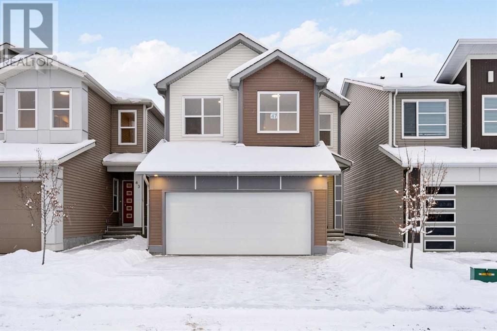 Property at 47 Belvedere Point SE image 1