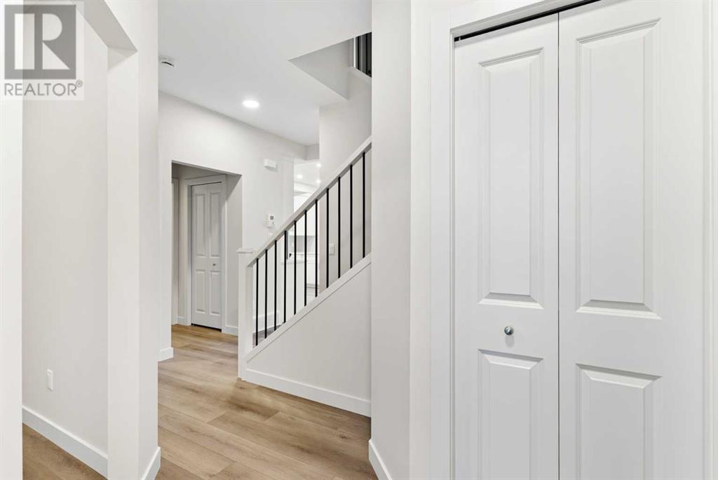 Property at 47 Belvedere Point SE image 3