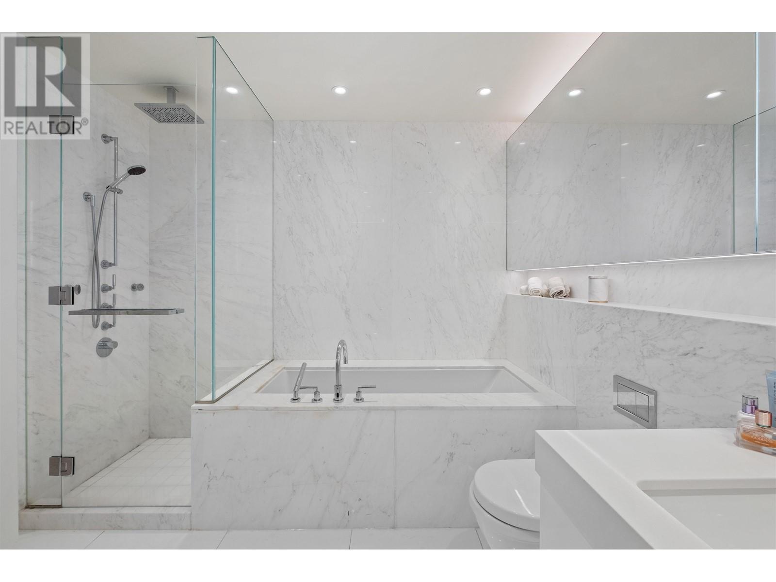 Listing Picture 12 of 22 : 507 1327 BELLEVUE AVENUE, Vancouver / 溫哥華 - 魯藝地產 Yvonne Lu Group - MLS Medallion Club Member