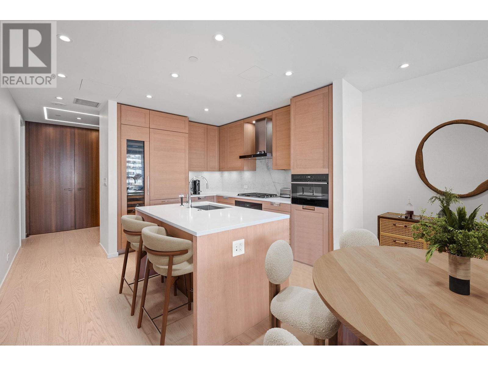 Listing Picture 5 of 22 : 507 1327 BELLEVUE AVENUE, Vancouver / 溫哥華 - 魯藝地產 Yvonne Lu Group - MLS Medallion Club Member