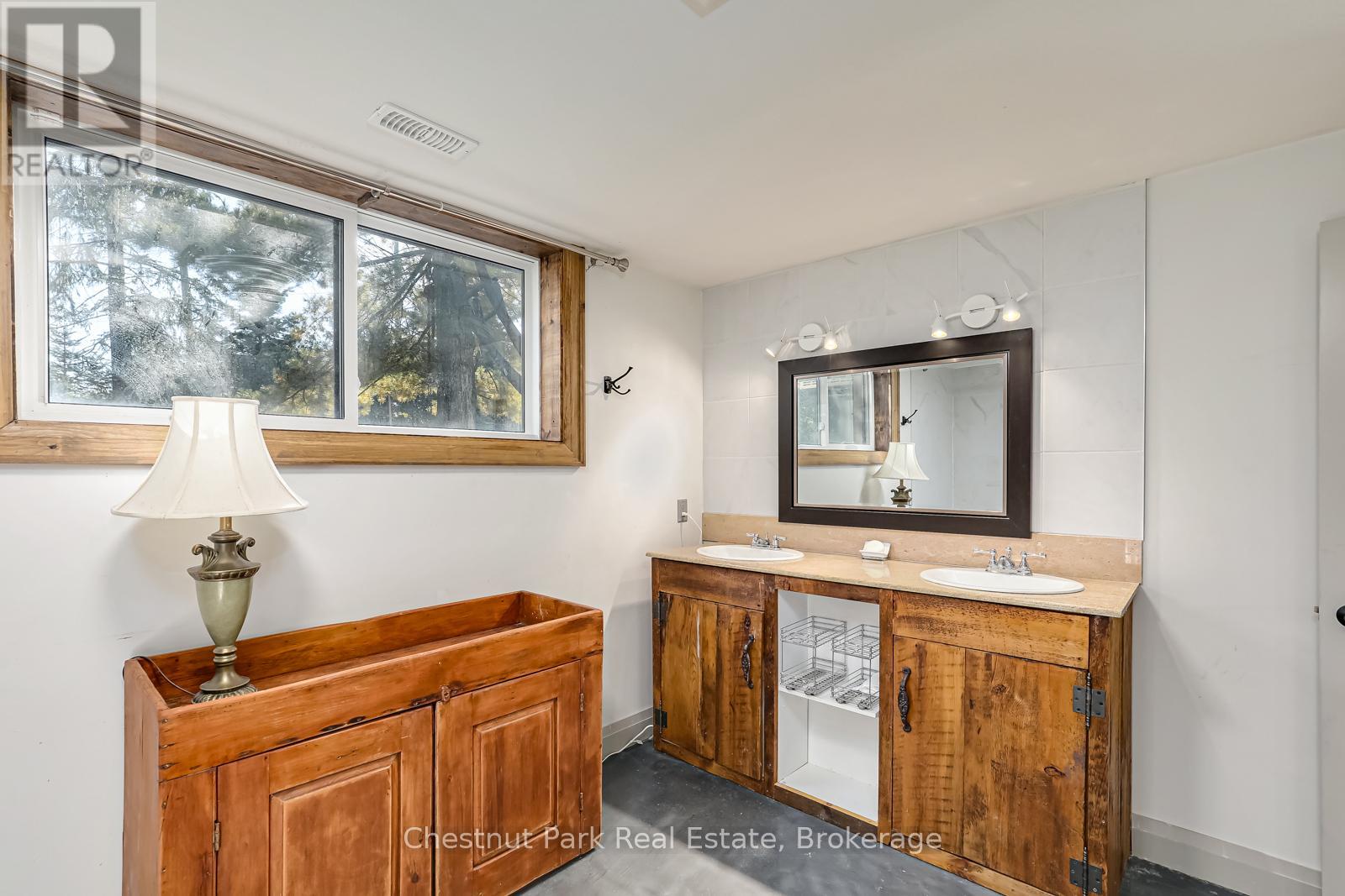 8610 Poplar Side Road, Clearview, Ontario  L9Y 3Y9 - Photo 44 - S12008858