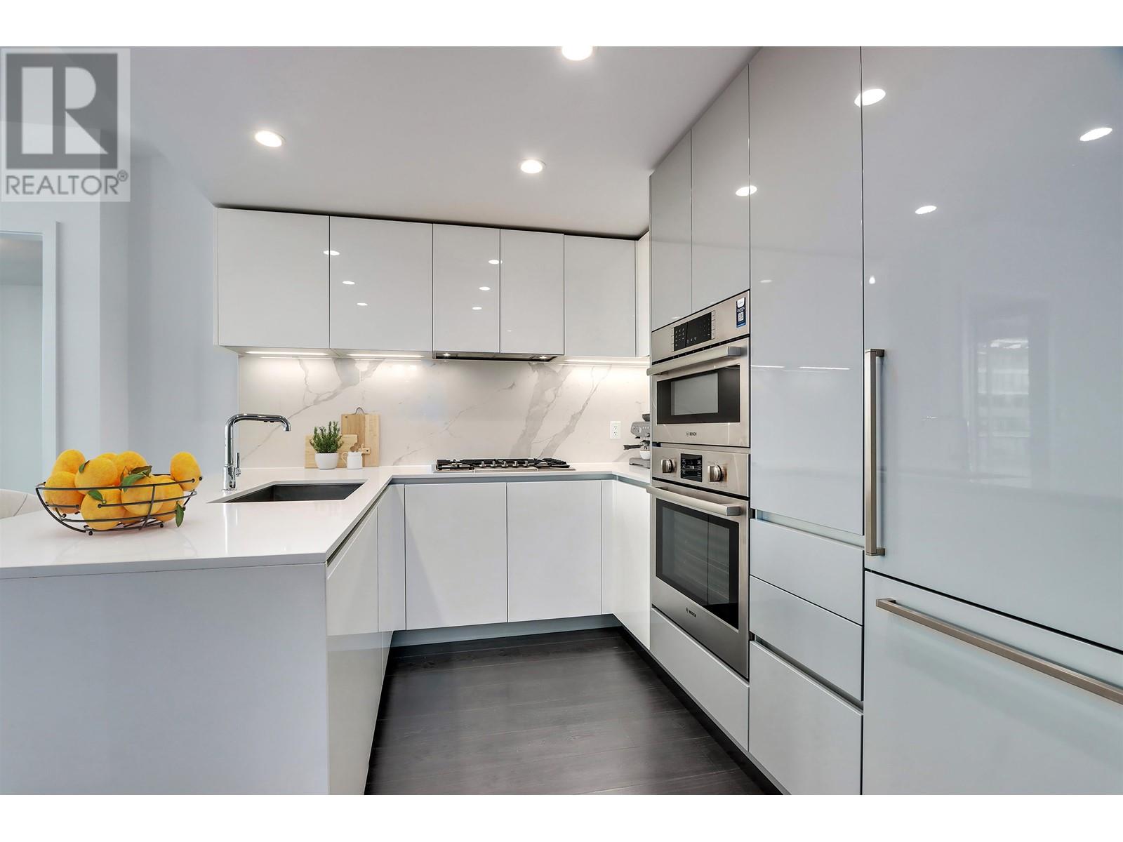 Listing Picture 6 of 35 : 1505 2085 SKYLINE COURT, Burnaby / 本拿比 - 魯藝地產 Yvonne Lu Group - MLS Medallion Club Member
