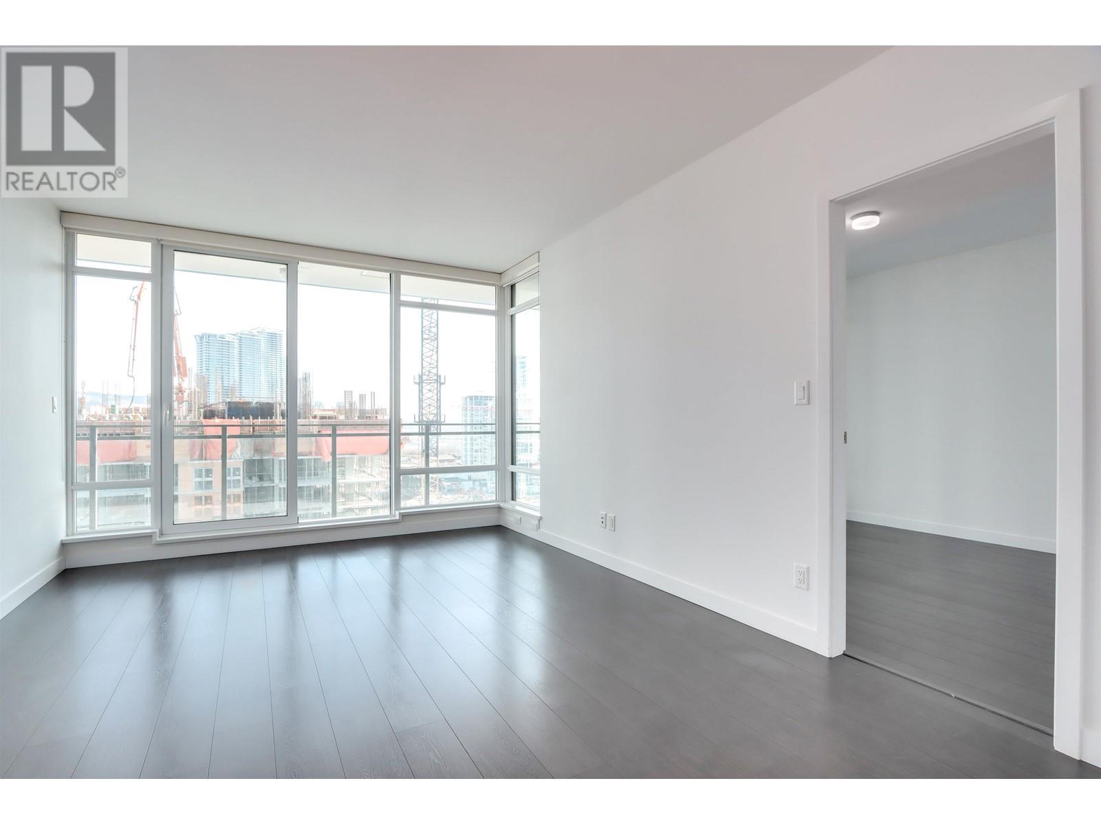 Listing Picture 11 of 35 : 1505 2085 SKYLINE COURT, Burnaby / 本拿比 - 魯藝地產 Yvonne Lu Group - MLS Medallion Club Member