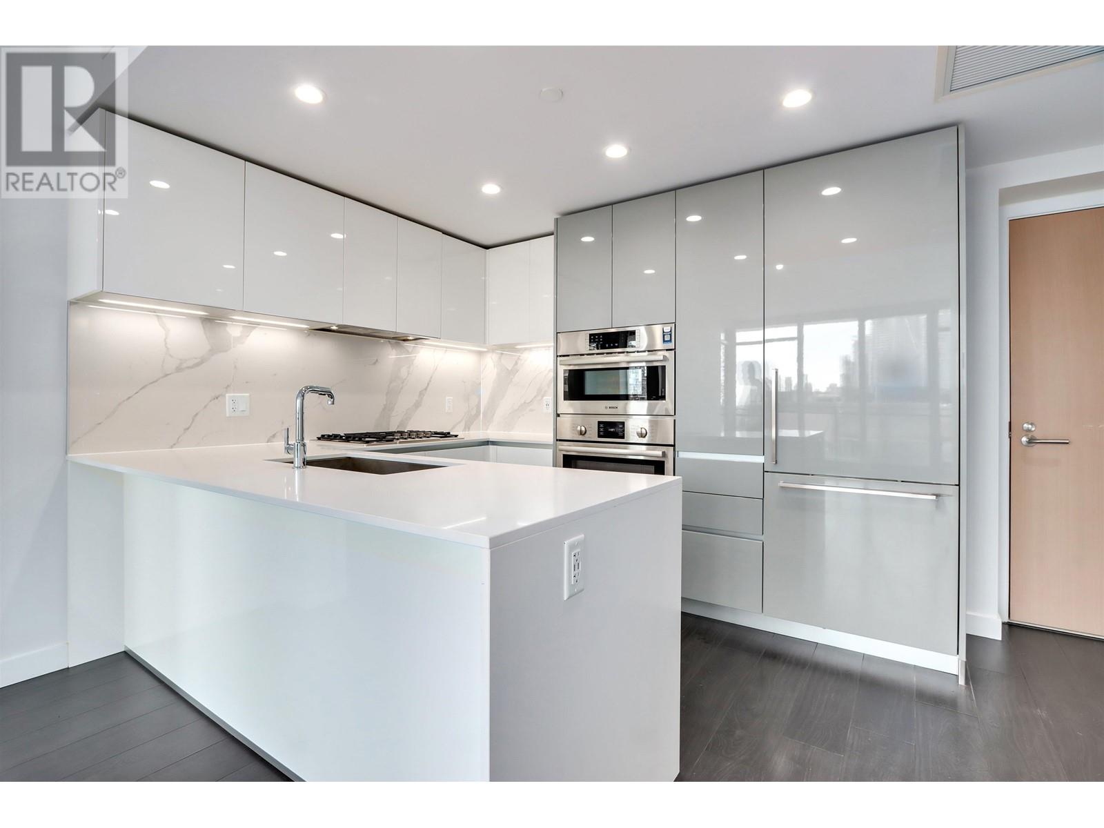 Listing Picture 16 of 35 : 1505 2085 SKYLINE COURT, Burnaby / 本拿比 - 魯藝地產 Yvonne Lu Group - MLS Medallion Club Member