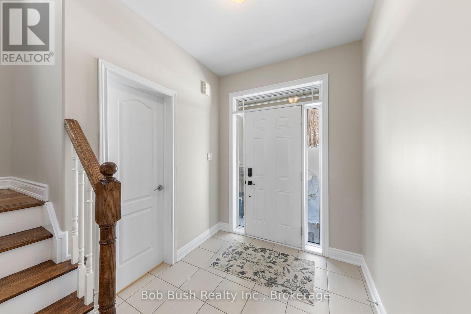 3067 Monarch Drive, Orillia, Ontario  L3V 8K3 - Photo 4 - S12008909