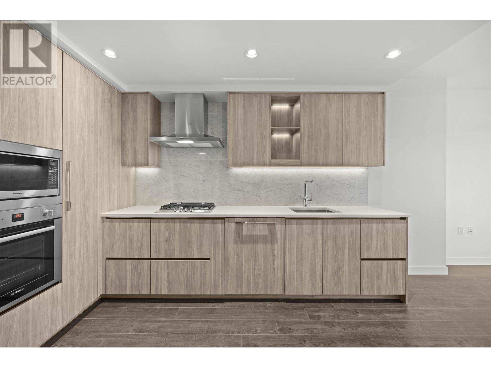 Listing Picture 8 of 15 : 2101 4720 LOUGHEED HIGHWAY, Burnaby / 本拿比 - 魯藝地產 Yvonne Lu Group - MLS Medallion Club Member