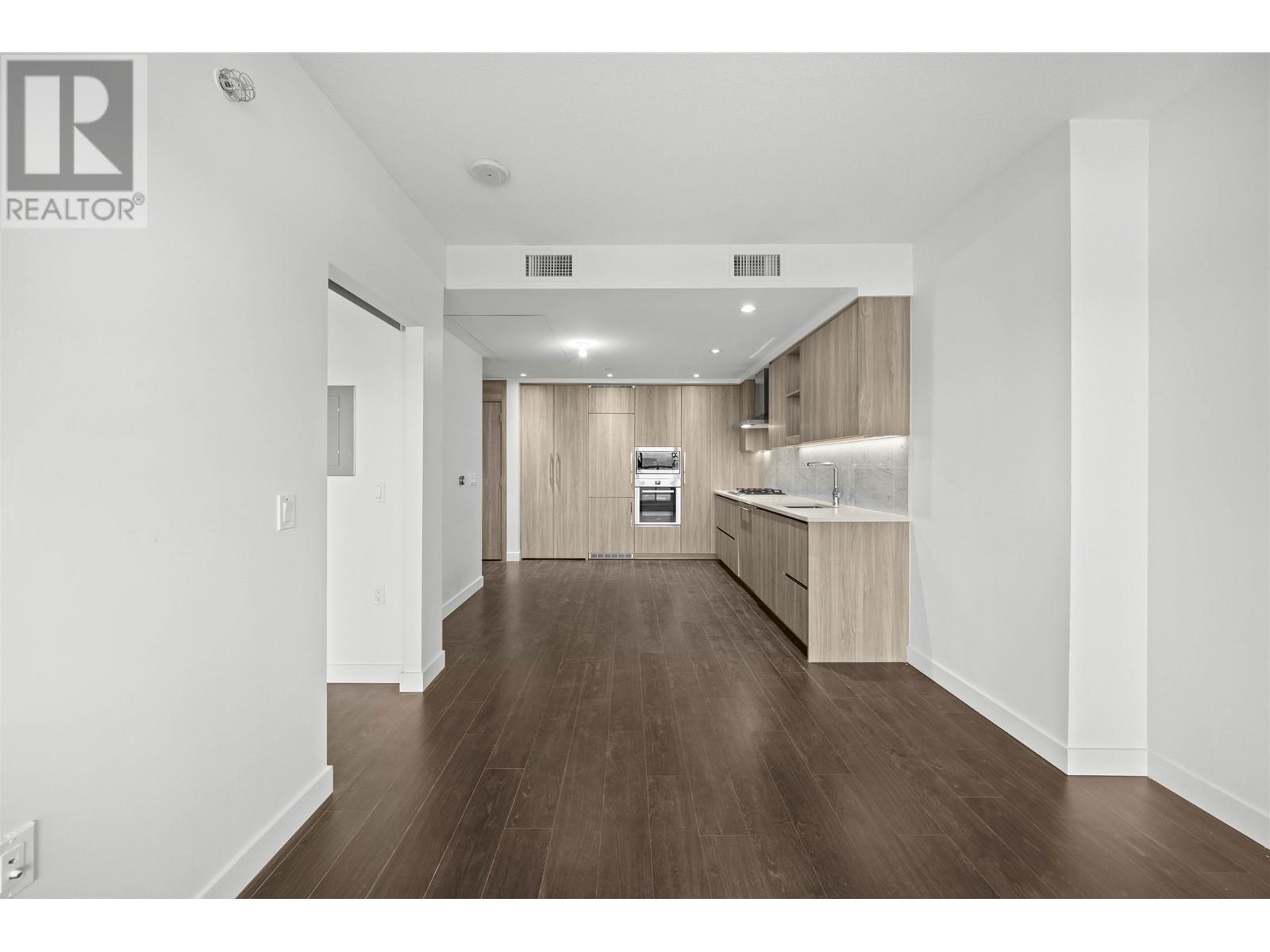 Listing Picture 7 of 15 : 2101 4720 LOUGHEED HIGHWAY, Burnaby / 本拿比 - 魯藝地產 Yvonne Lu Group - MLS Medallion Club Member