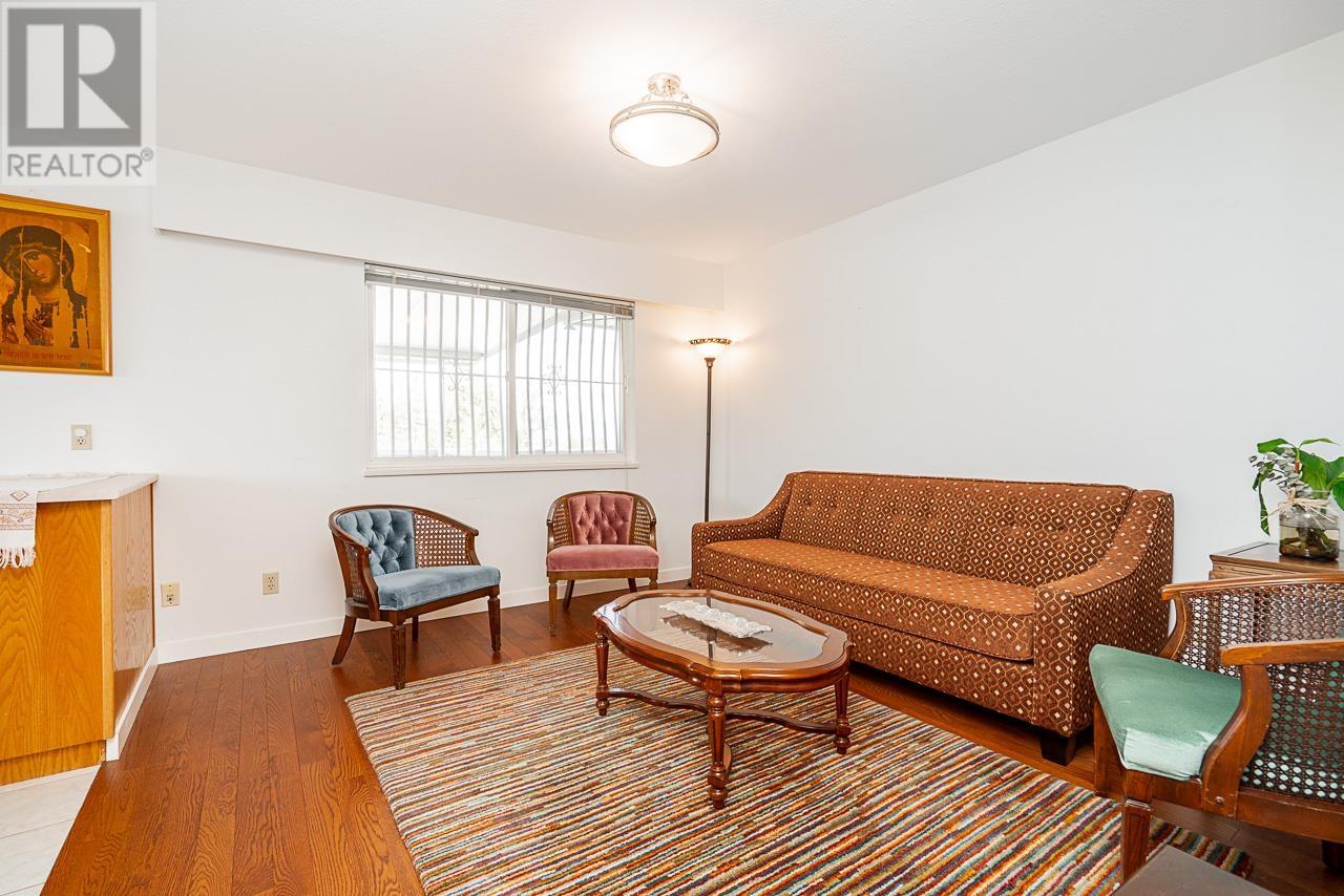 7823 Elwell Street, Burnaby, British Columbia  V5E 1M1 - Photo 9 - R2974785