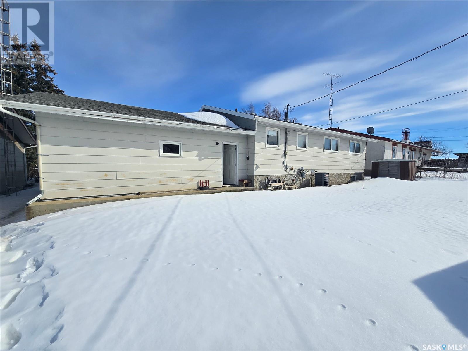 204 Mehnke Street, Ogema, Saskatchewan  S0C 1Y0 - Photo 39 - SK998413