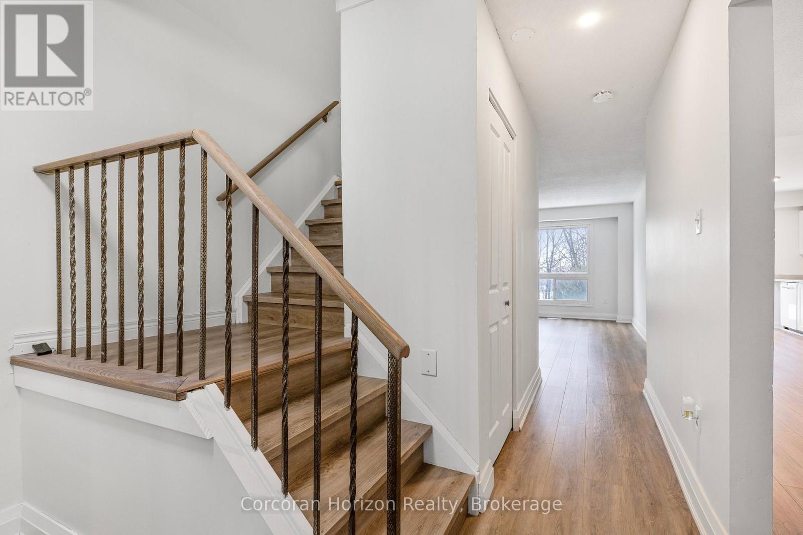 28 Fox Run, Barrie, Ontario  L4N 5L5 - Photo 13 - S12008992