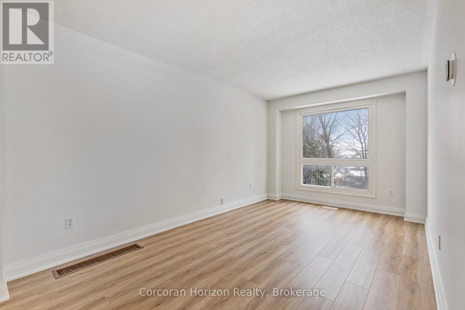 28 Fox Run, Barrie, Ontario  L4N 5L5 - Photo 20 - S12008992