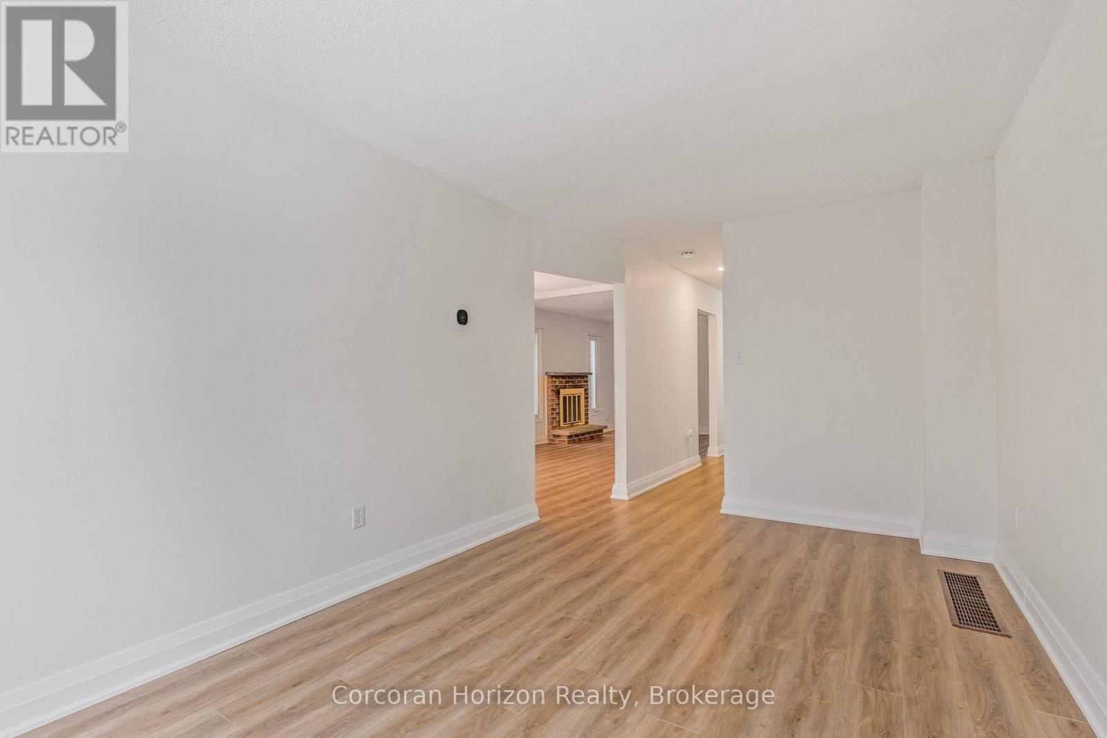 28 Fox Run, Barrie, Ontario  L4N 5L5 - Photo 21 - S12008992