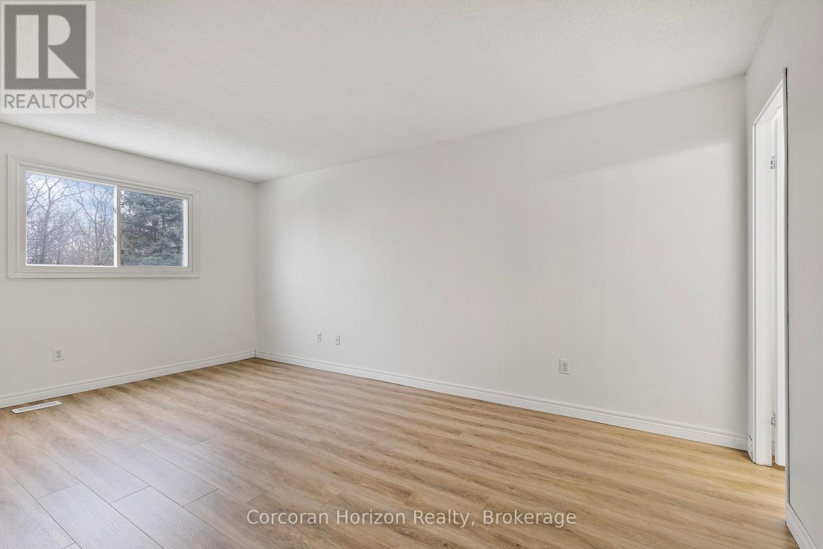 28 Fox Run, Barrie, Ontario  L4N 5L5 - Photo 24 - S12008992