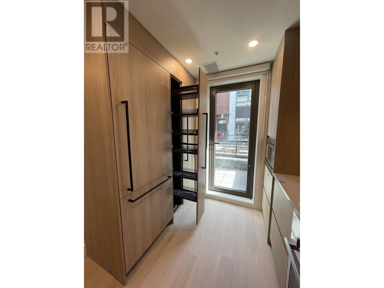 625x Oak Street, Vancouver, British Columbia  V6M 2W4 - Photo 6 - R2971271