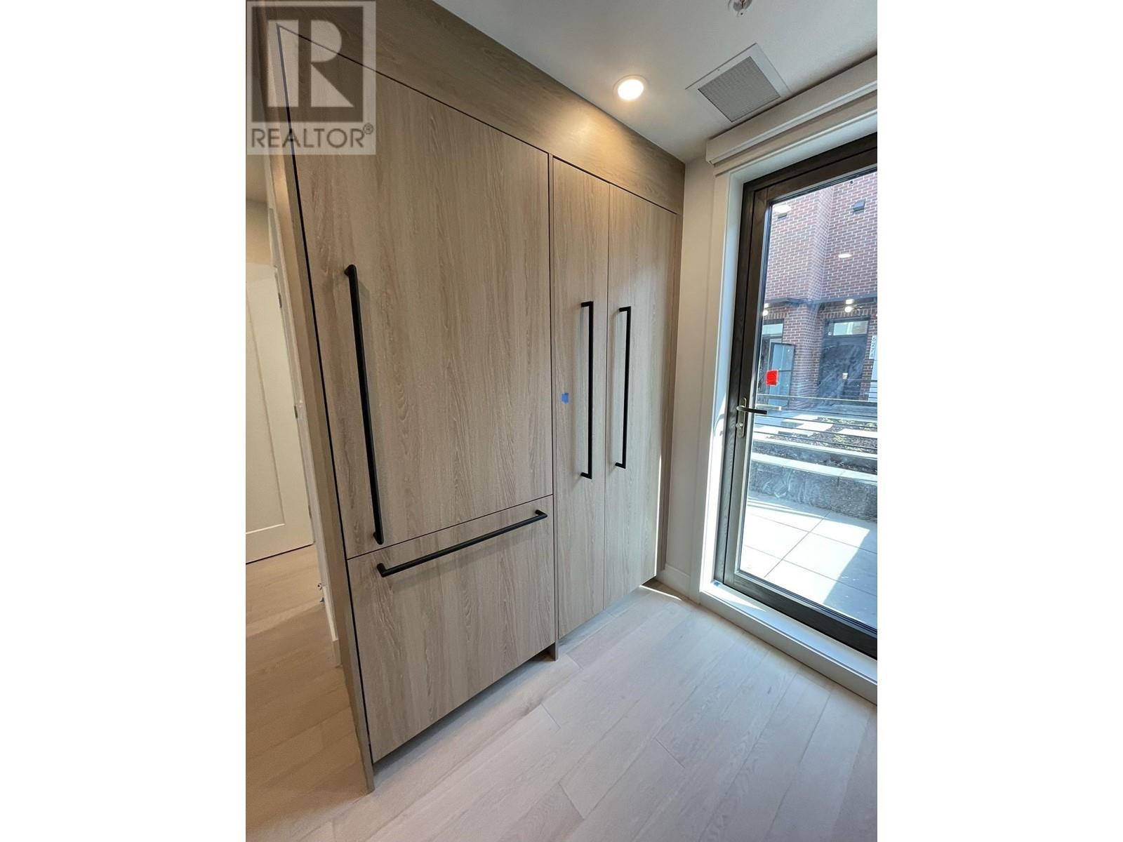 625x Oak Street, Vancouver, British Columbia  V6M 2W4 - Photo 5 - R2971271