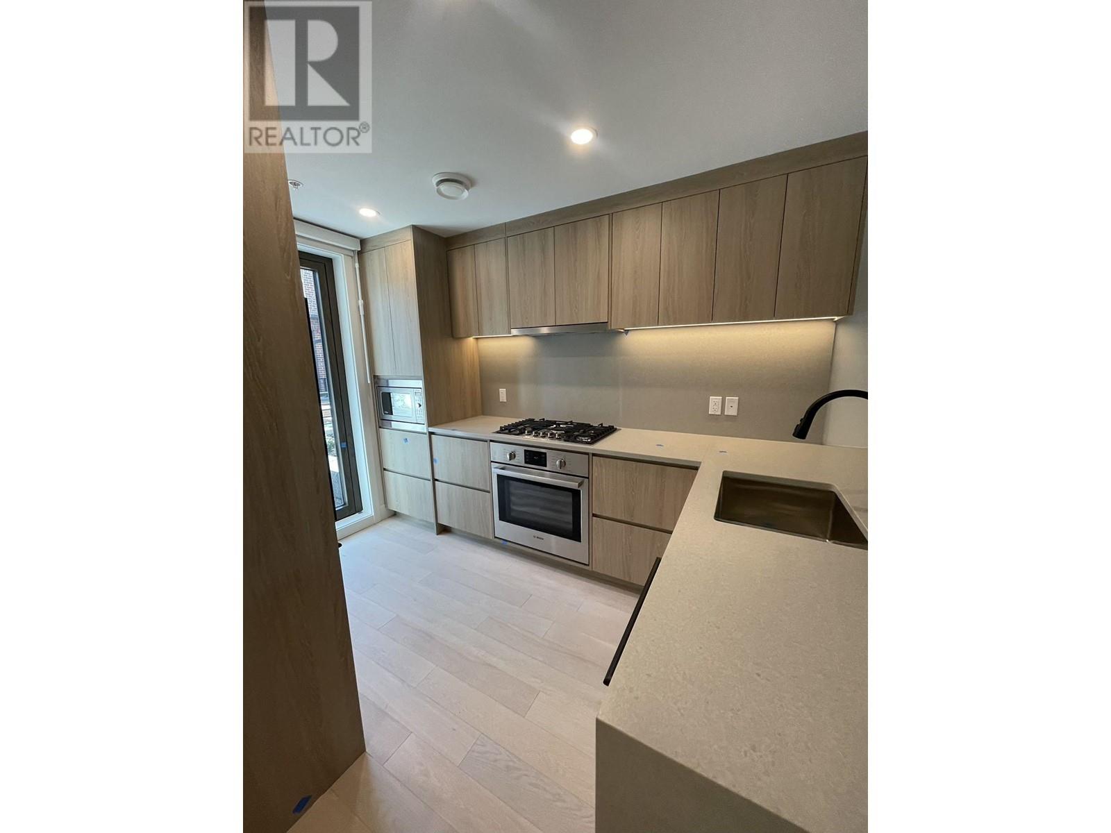625x Oak Street, Vancouver, British Columbia  V6M 2W4 - Photo 1 - R2971271