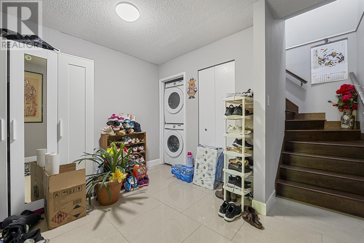 4818 Knight Street, Vancouver, British Columbia  V5N 3N4 - Photo 4 - R2974021