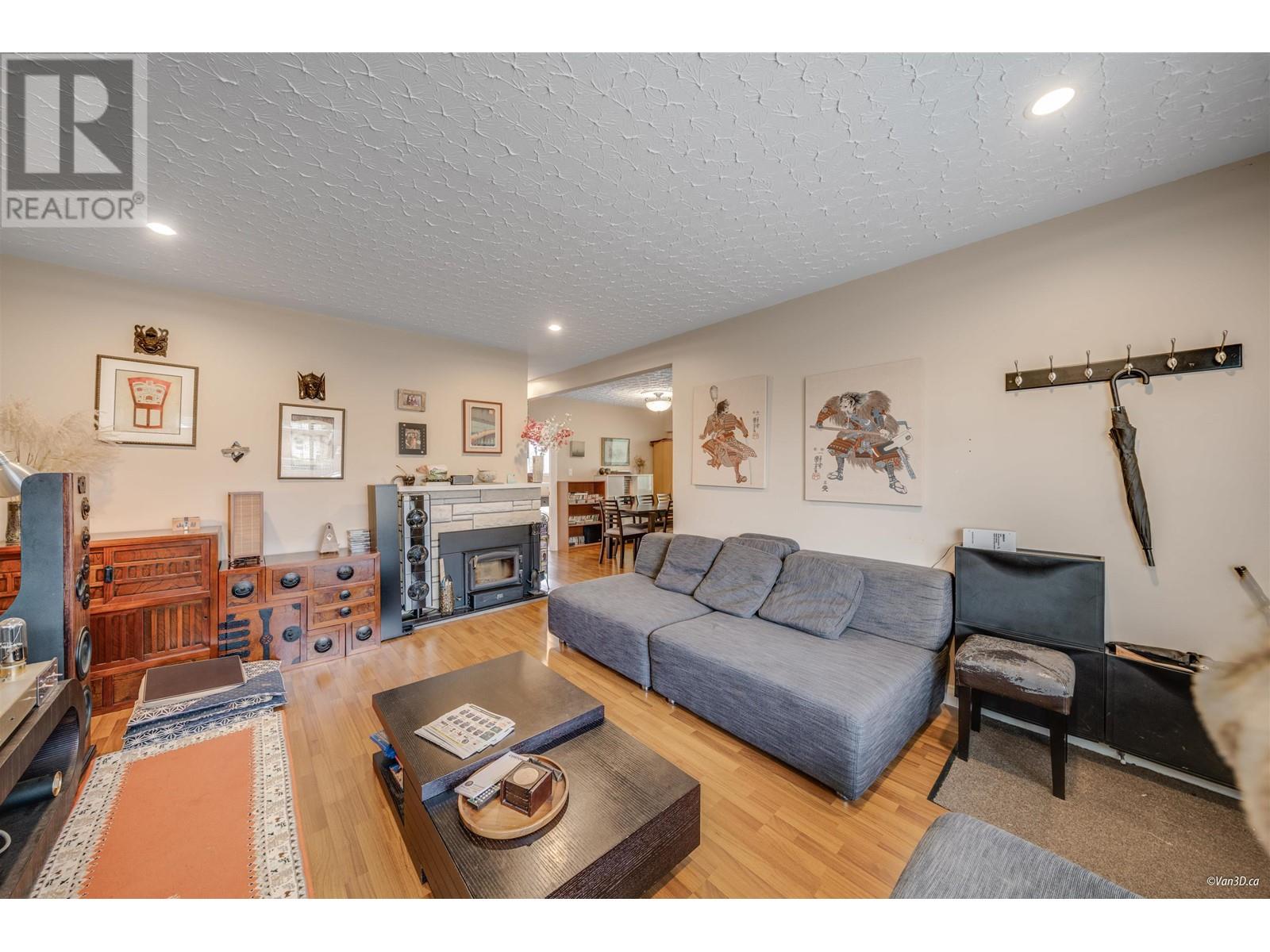 Listing Picture 4 of 33 : 3046 E 6TH AVENUE, Vancouver / 溫哥華 - 魯藝地產 Yvonne Lu Group - MLS Medallion Club Member