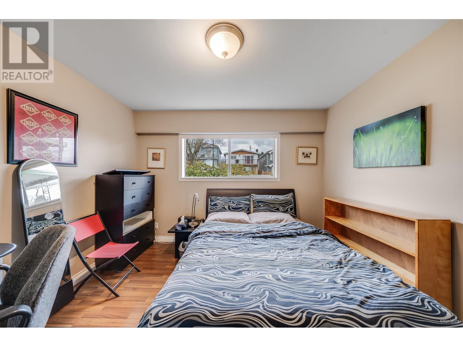 Listing Picture 9 of 33 : 3046 E 6TH AVENUE, Vancouver / 溫哥華 - 魯藝地產 Yvonne Lu Group - MLS Medallion Club Member