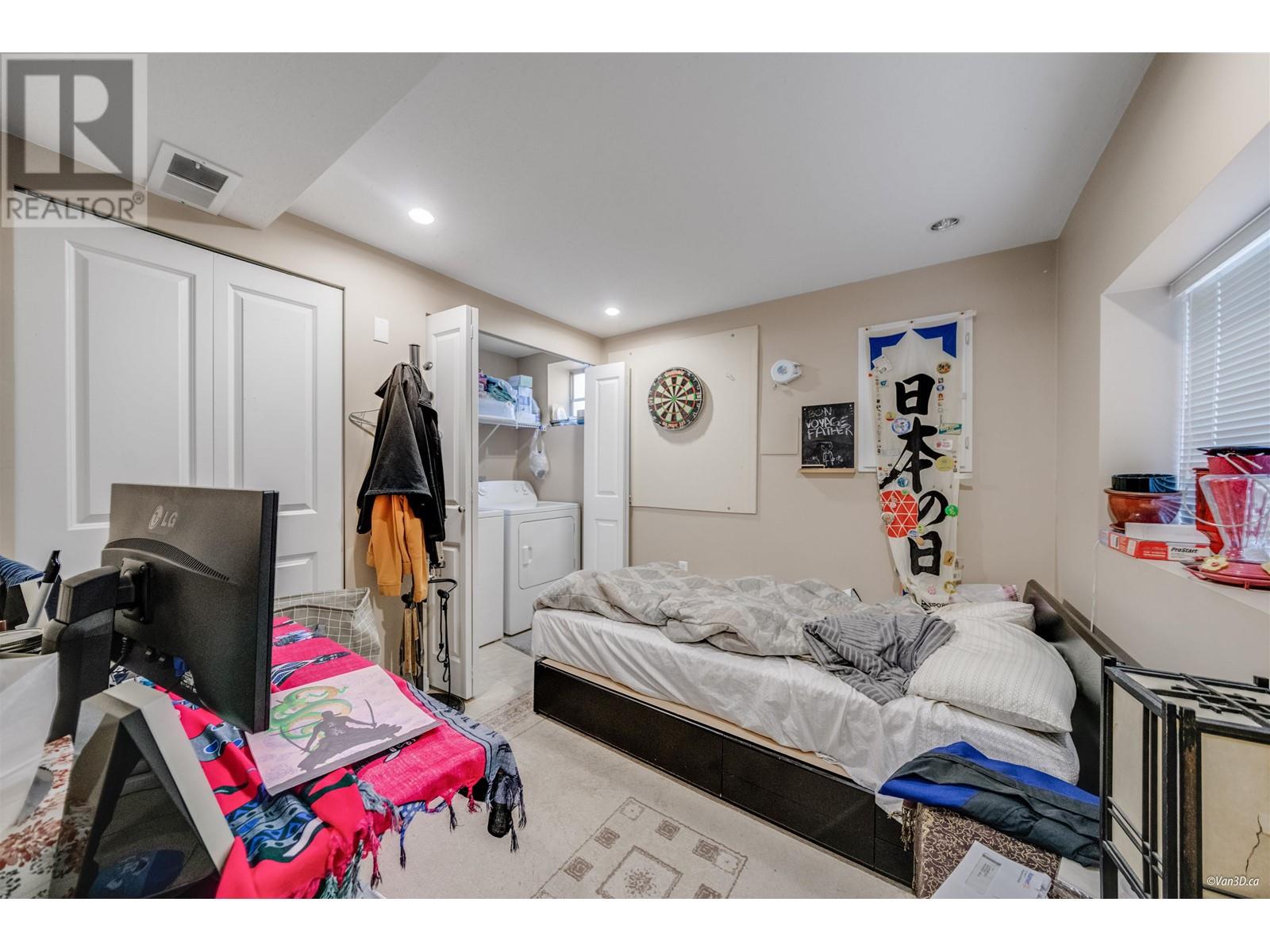 Listing Picture 18 of 33 : 3046 E 6TH AVENUE, Vancouver / 溫哥華 - 魯藝地產 Yvonne Lu Group - MLS Medallion Club Member