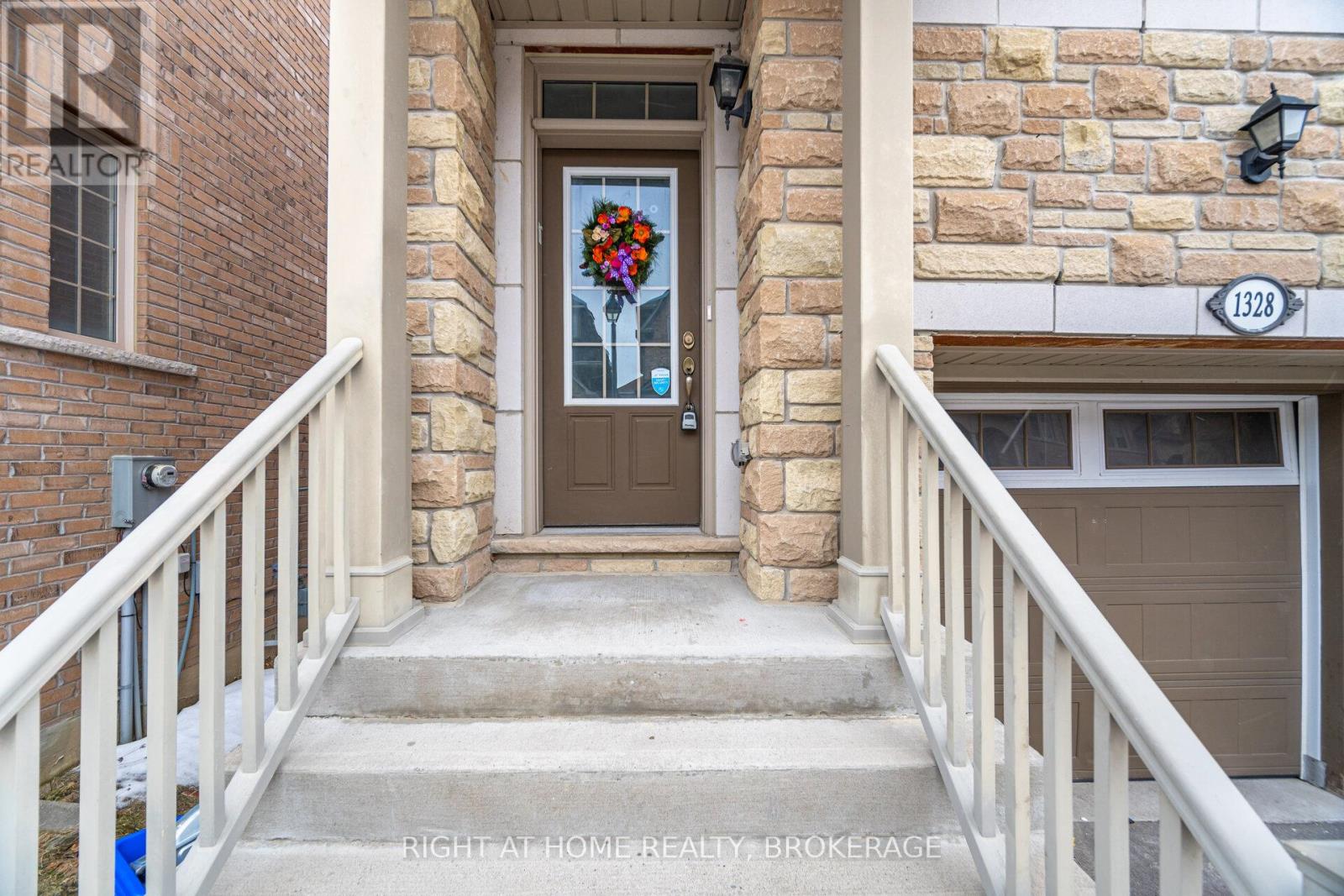Property at 1328 GRANROCK CRESCENT image 3