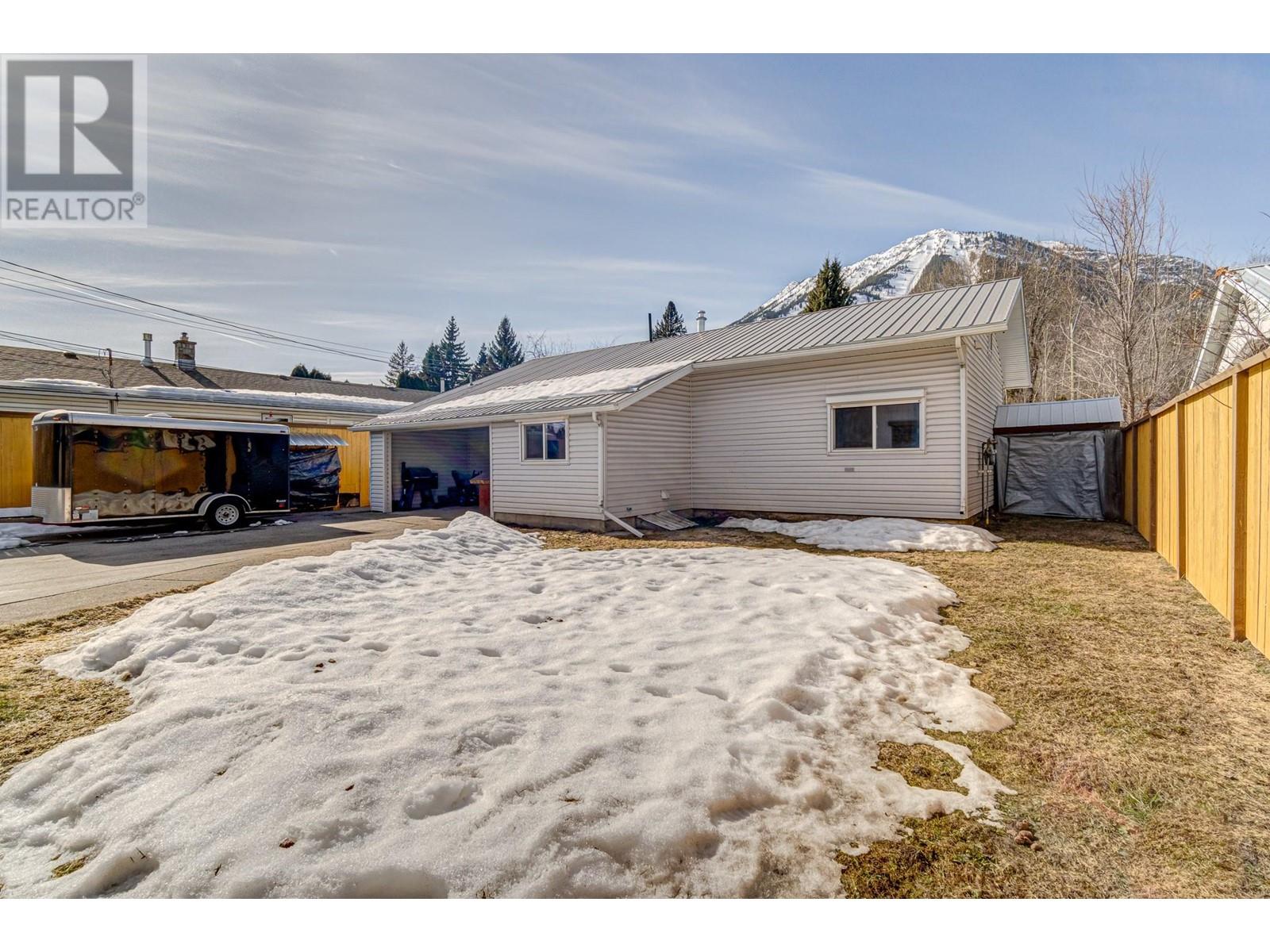 1622 11 Avenue, Fernie, British Columbia  V0B 1M0 - Photo 37 - 10337888