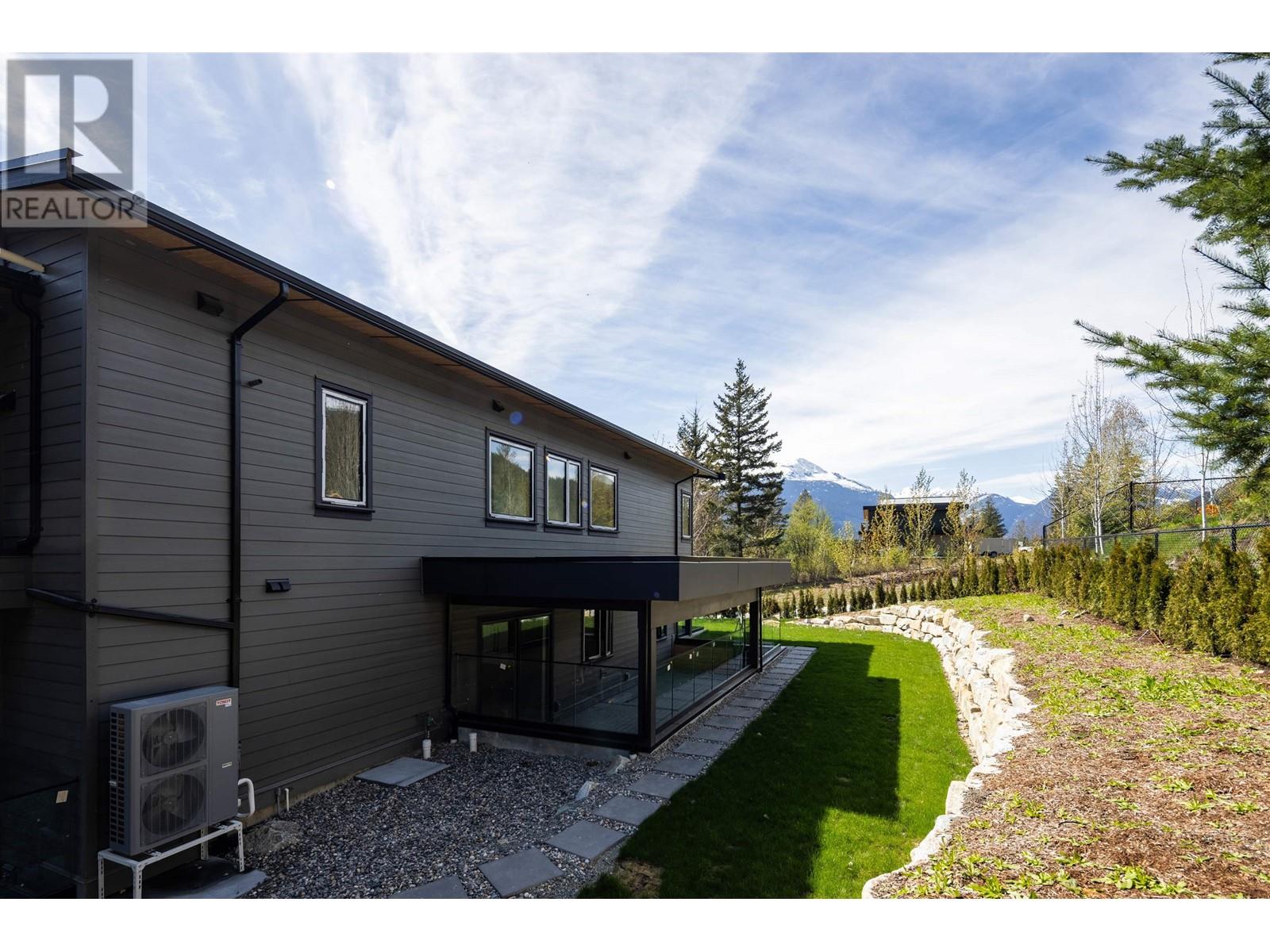 1608 Sisqa Peak Drive, Pemberton, British Columbia  V0N 2L1 - Photo 31 - R2960032