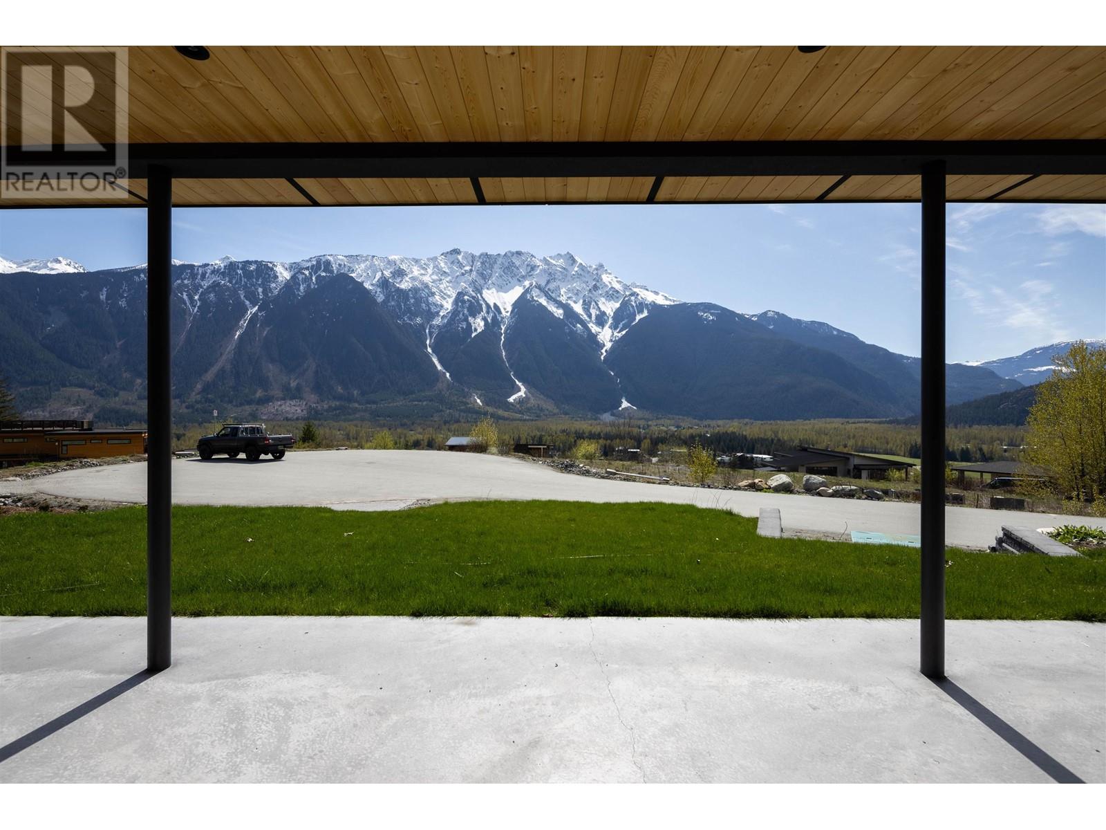 1608 Sisqa Peak Drive, Pemberton, British Columbia  V0N 2L1 - Photo 32 - R2960032