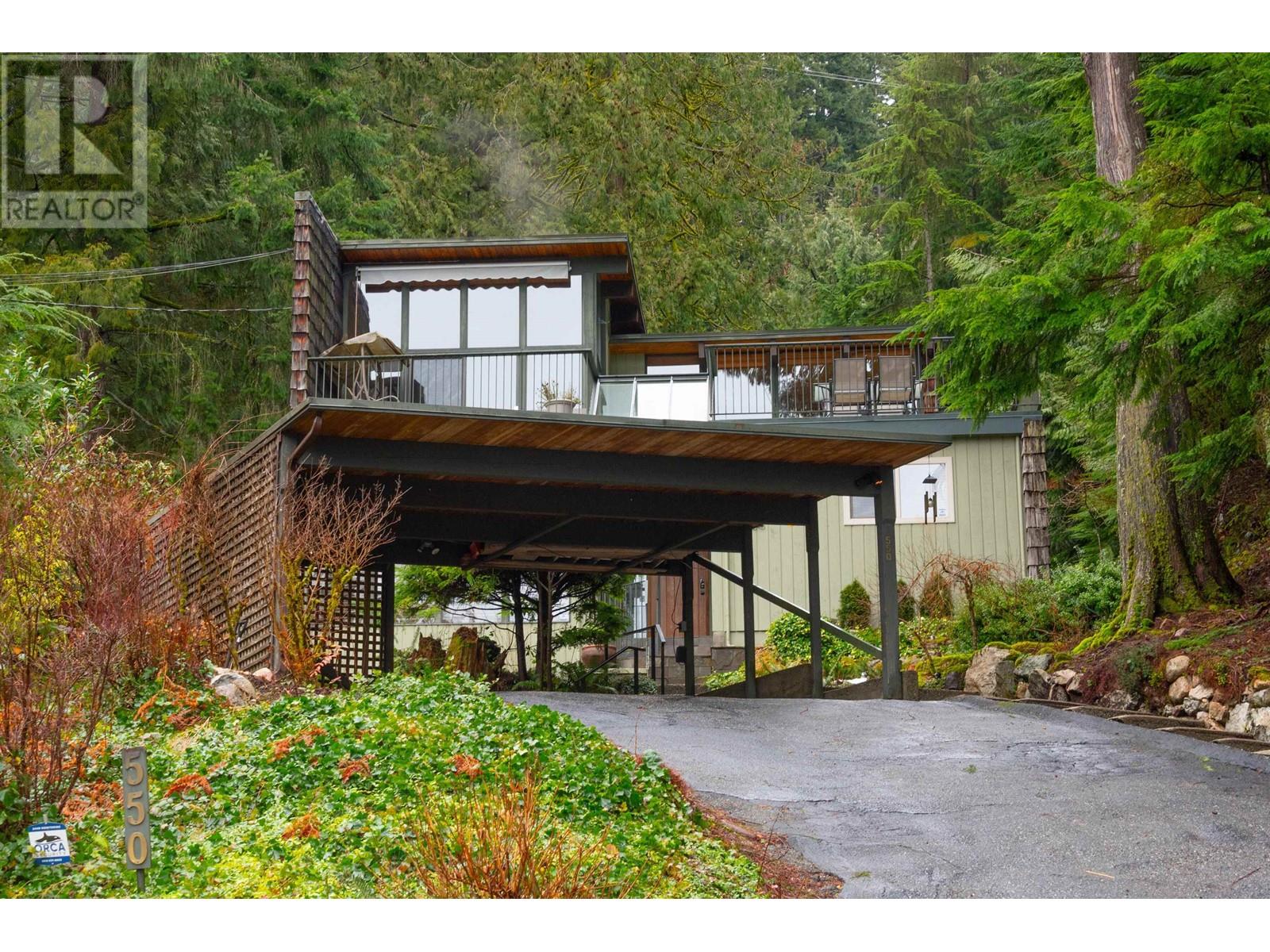 550 Ventura Crescent, North Vancouver, British Columbia  V7N 3G9 - Photo 1 - R2970880