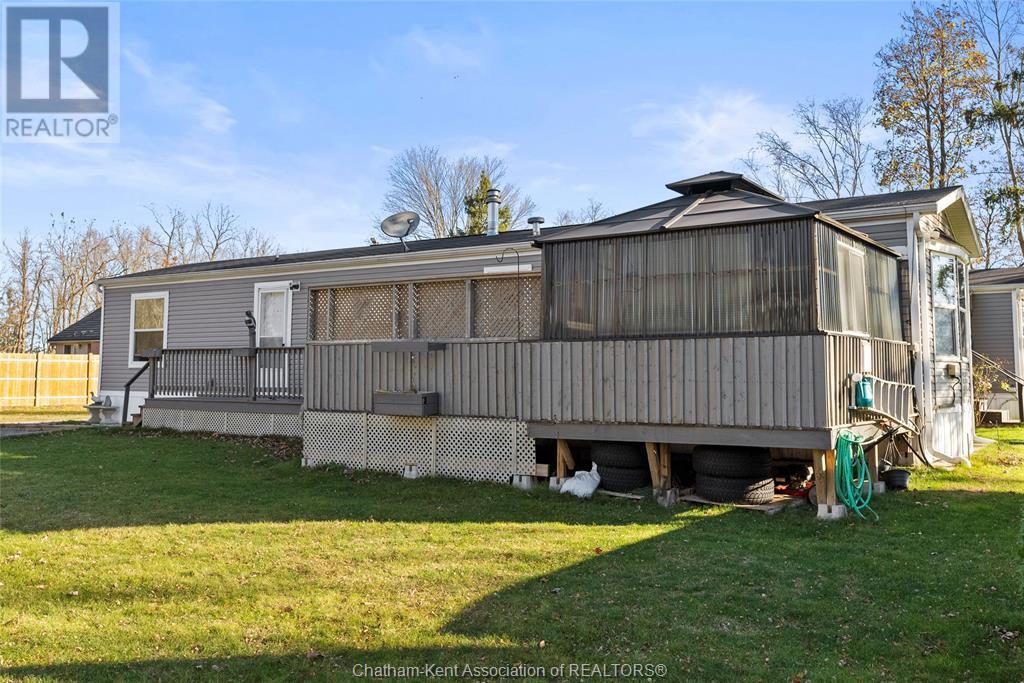 15895 Longwoods Road Unit# 106, Bothwell, Ontario  N0P 1C0 - Photo 10 - 25005345