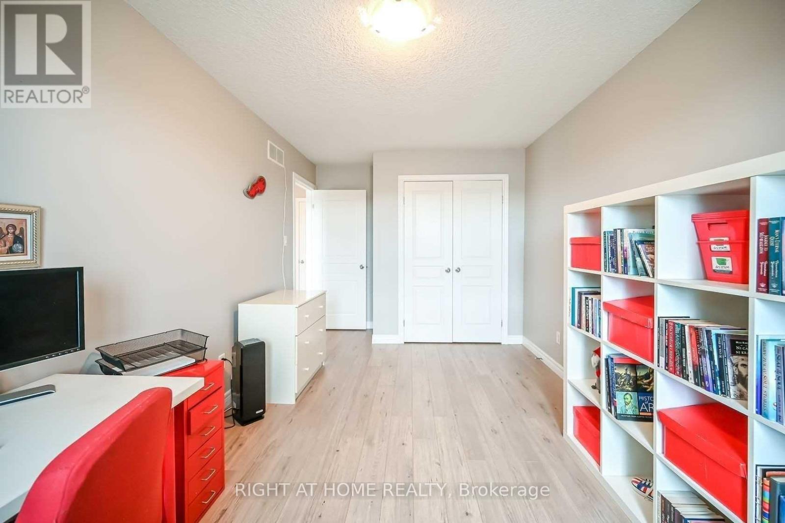 96 Highgate Drive, Hamilton, Ontario  L8J 0C2 - Photo 22 - X12009021