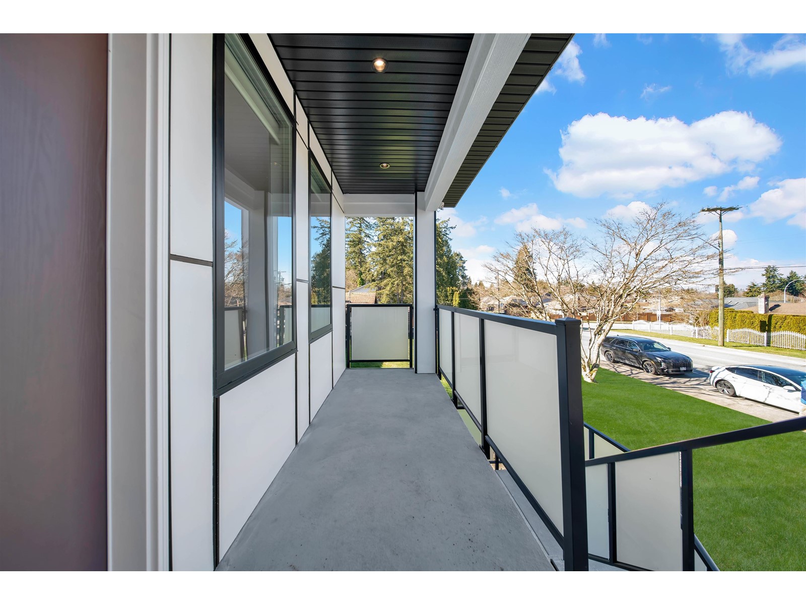 Property at 20884 48 AVENUE image 3