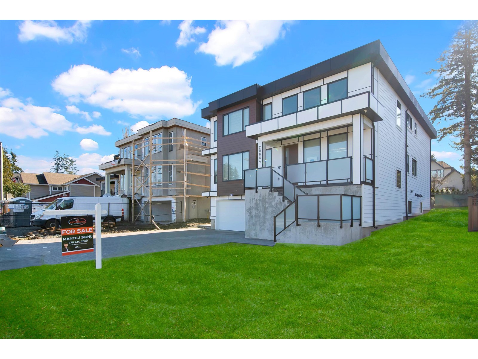 Property at 20884 48 AVENUE image 2