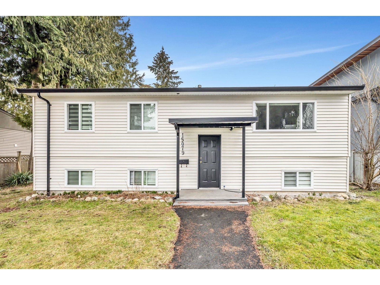 Property at 15079 87B AVENUE image 2
