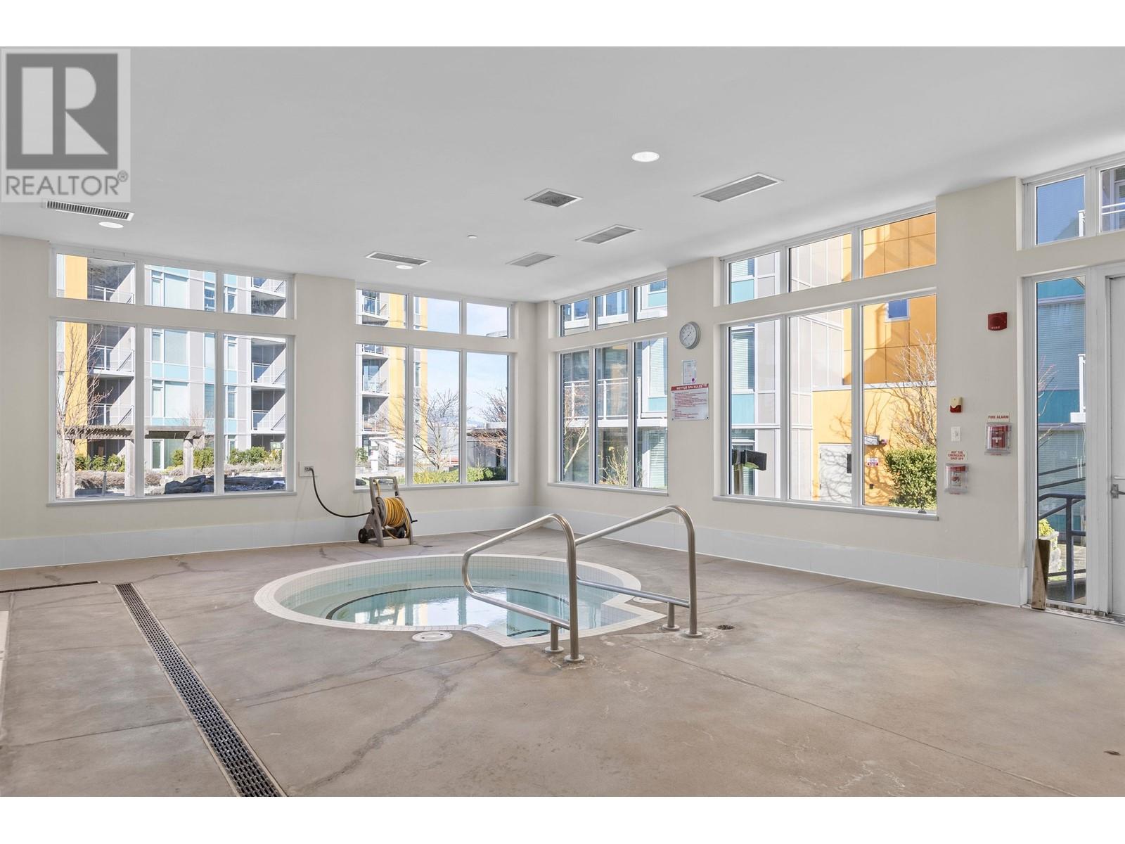 Listing Picture 20 of 28 : 611 7688 ALDERBRIDGE WAY, Richmond / 烈治文 - 魯藝地產 Yvonne Lu Group - MLS Medallion Club Member