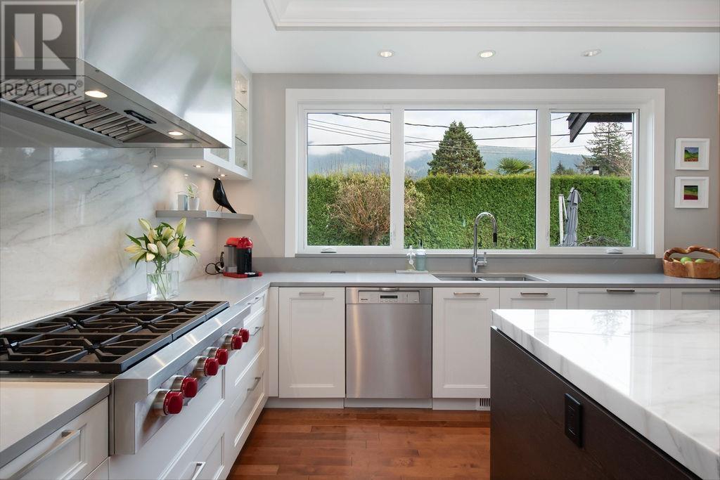 956 Belmont Avenue, North Vancouver, British Columbia  V7R 1J8 - Photo 11 - R2962721