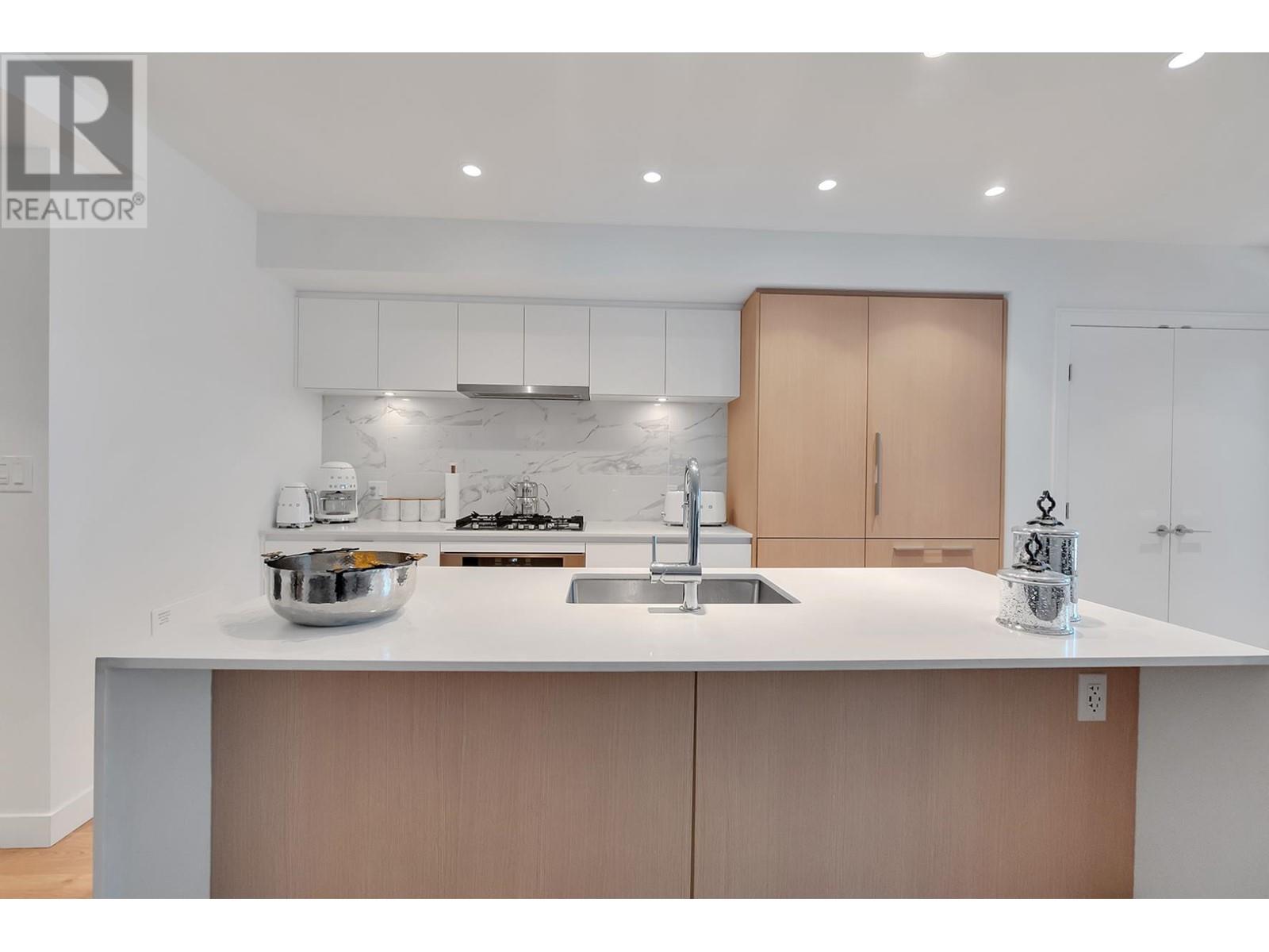109 1500 Fern Street, North Vancouver, British Columbia  V7J 0E6 - Photo 4 - R2954945