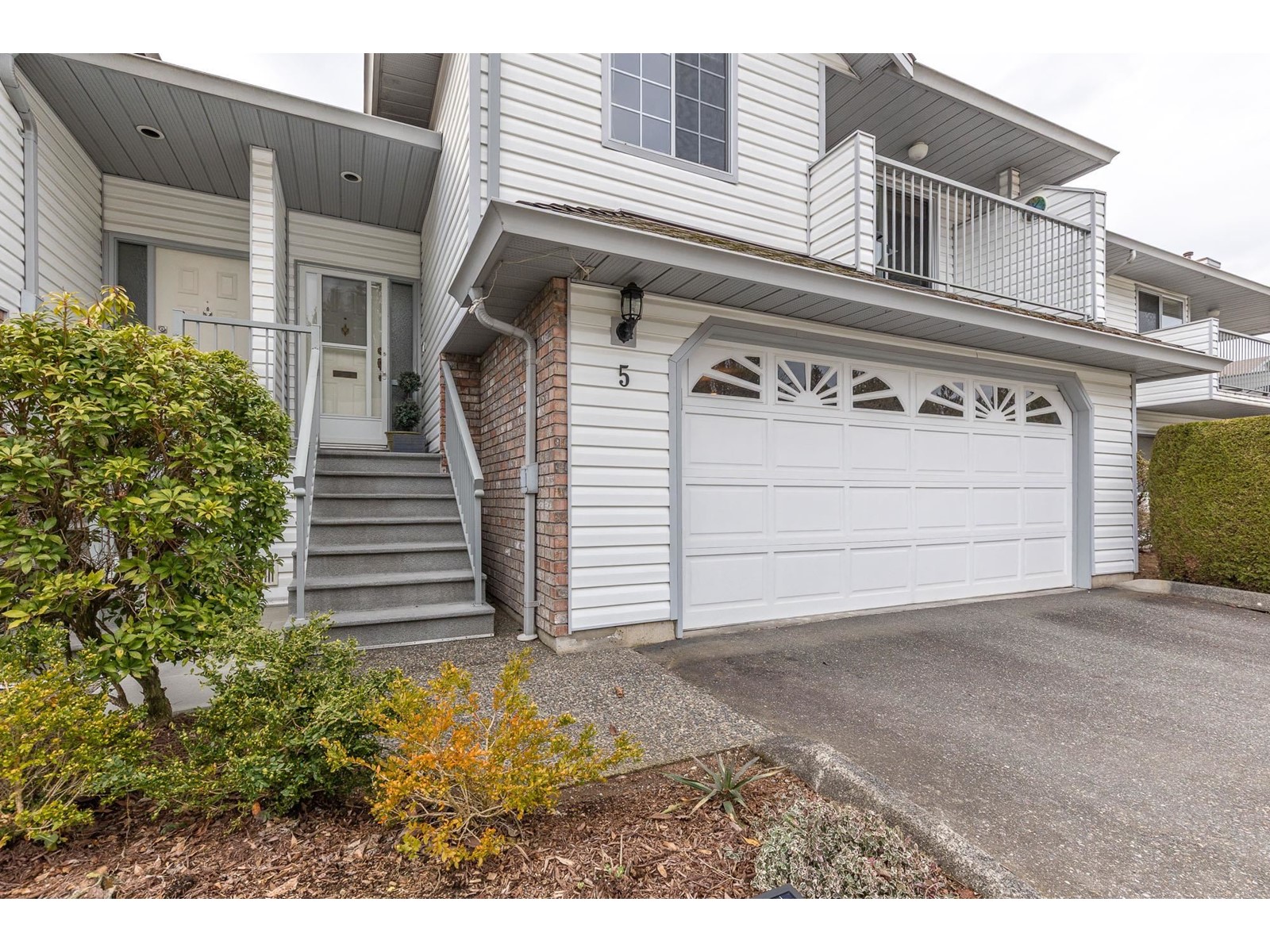 5 2988 Horn Street, Abbotsford, British Columbia  V2S 3C1 - Photo 2 - R2966910