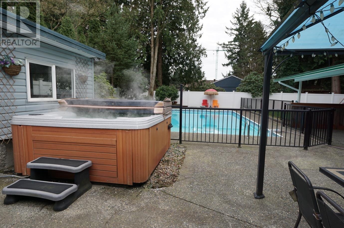 21784 Donovan Avenue, Maple Ridge, British Columbia  V2X 3A7 - Photo 2 - R2971834