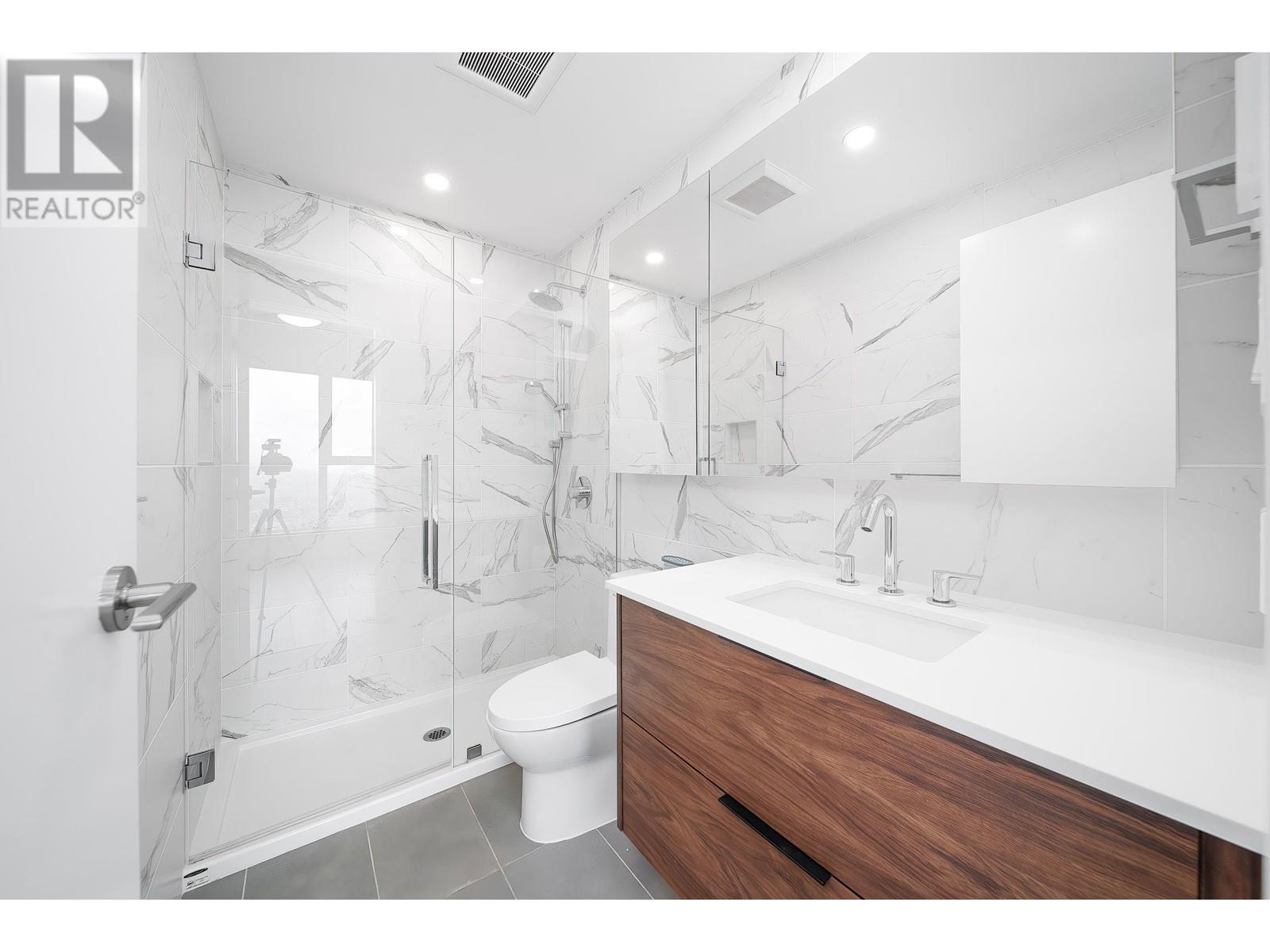 Listing Picture 13 of 40 : 3408 4711 HAZEL STREET, Burnaby / 本拿比 - 魯藝地產 Yvonne Lu Group - MLS Medallion Club Member