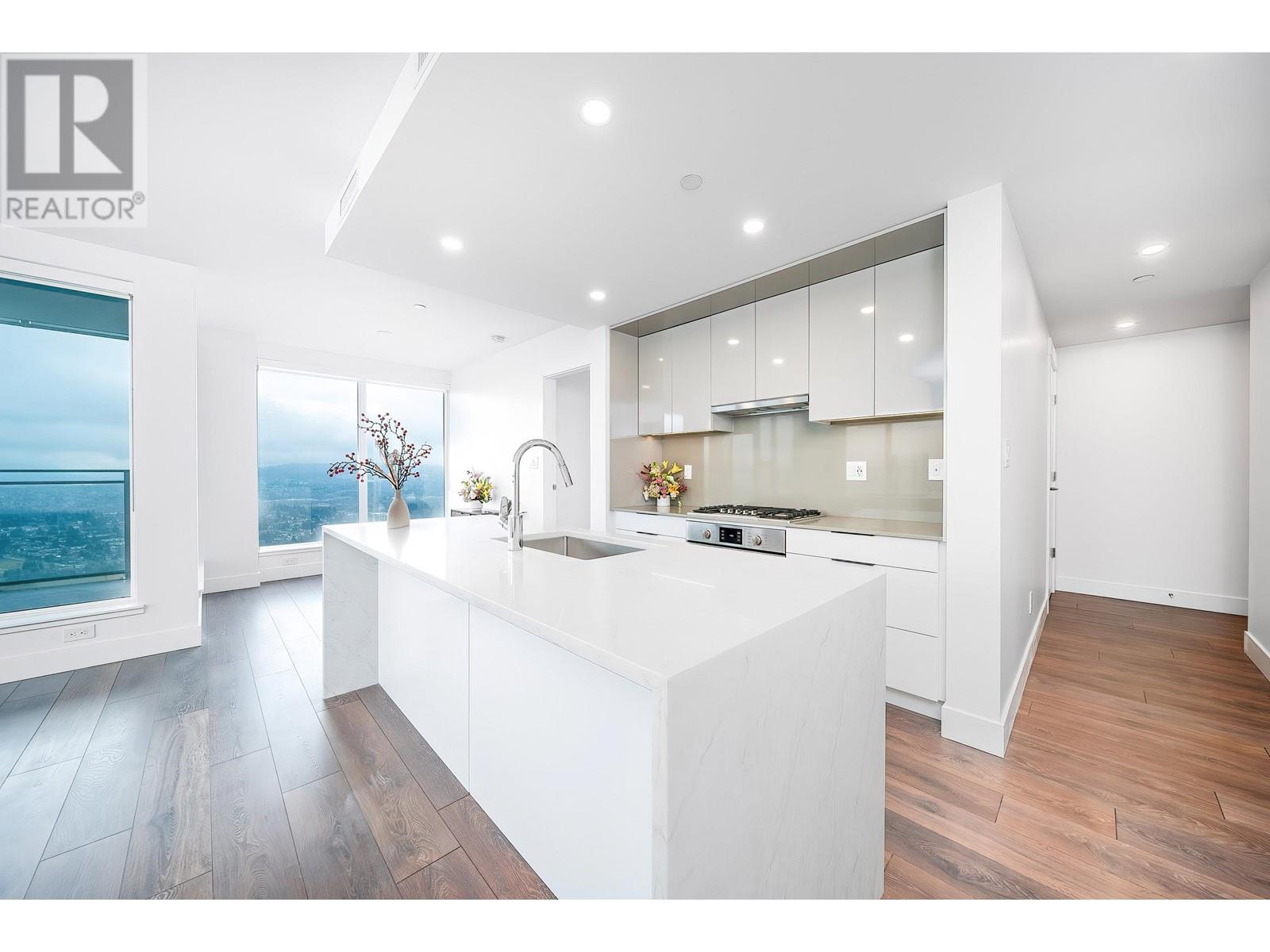 Listing Picture 2 of 40 : 3408 4711 HAZEL STREET, Burnaby / 本拿比 - 魯藝地產 Yvonne Lu Group - MLS Medallion Club Member