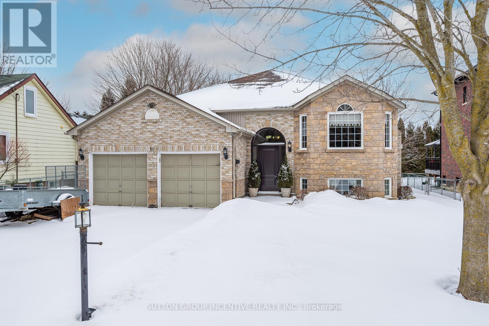 78 Howard Road, Newmarket, Ontario  L3Y 3G7 - Photo 1 - N12009133