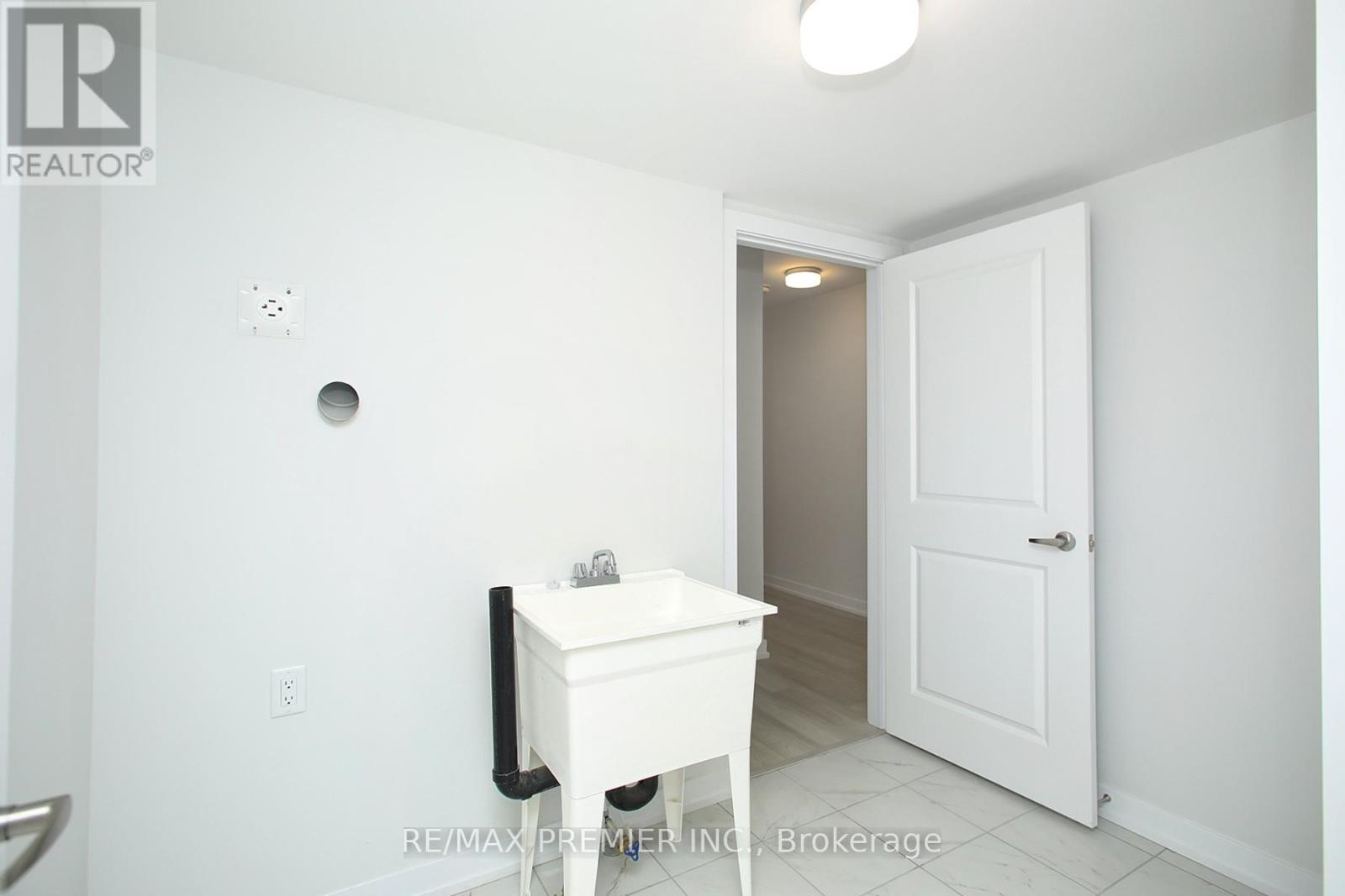 128 Brockley Drive, Toronto, Ontario  M1P 0G3 - Photo 19 - E12008413