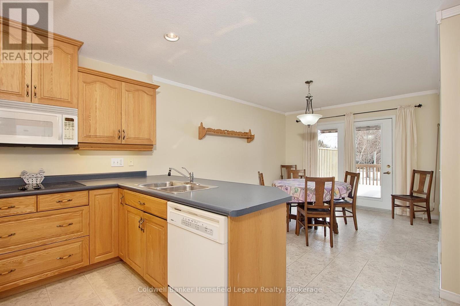 33 Ann Street, St. Marys, Ontario  N4X 1C8 - Photo 12 - X12009137