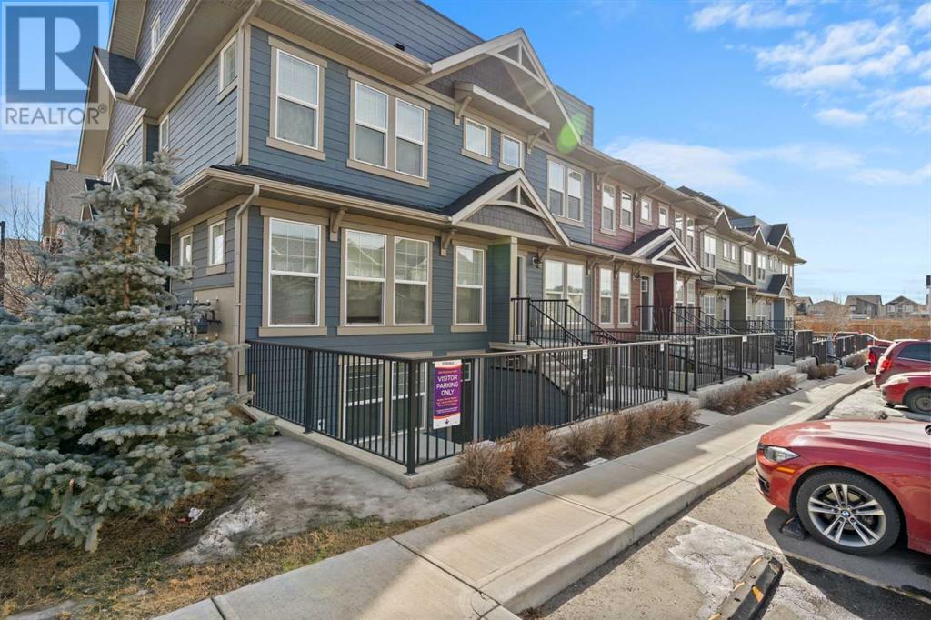 Property at 427 Cranbrook Square SE image 1