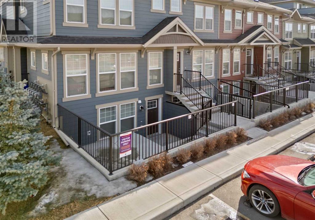 Property at 427 Cranbrook Square SE image 2