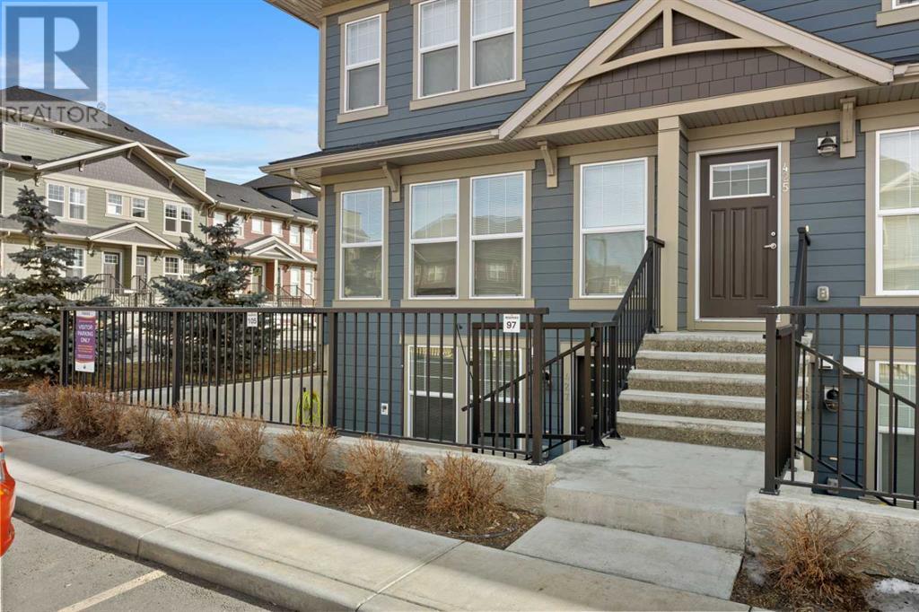 Property at 427 Cranbrook Square SE image 3