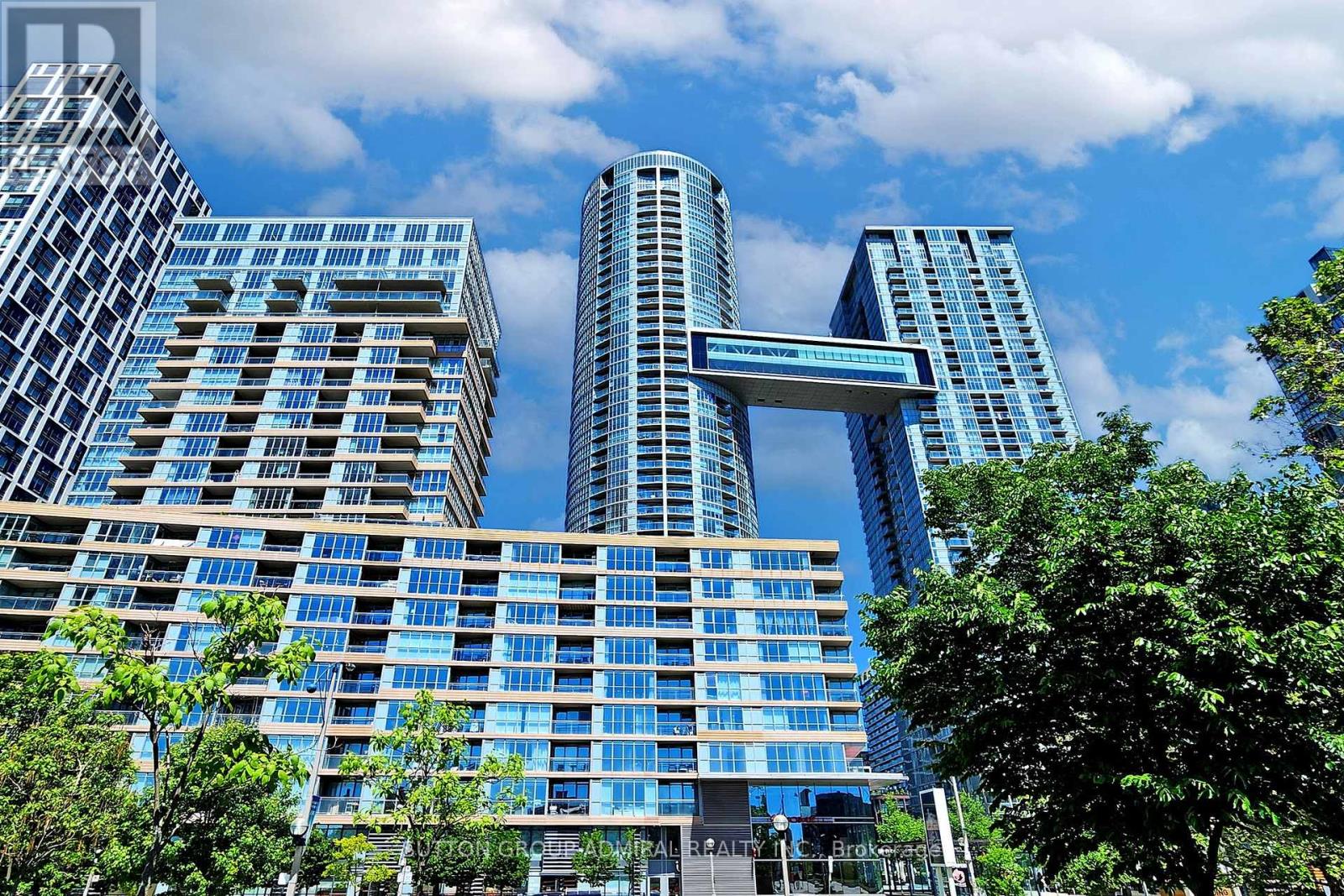 1703 - 21 Iceboat Terrace, Toronto, Ontario  M5V 4A5 - Photo 2 - C12009230