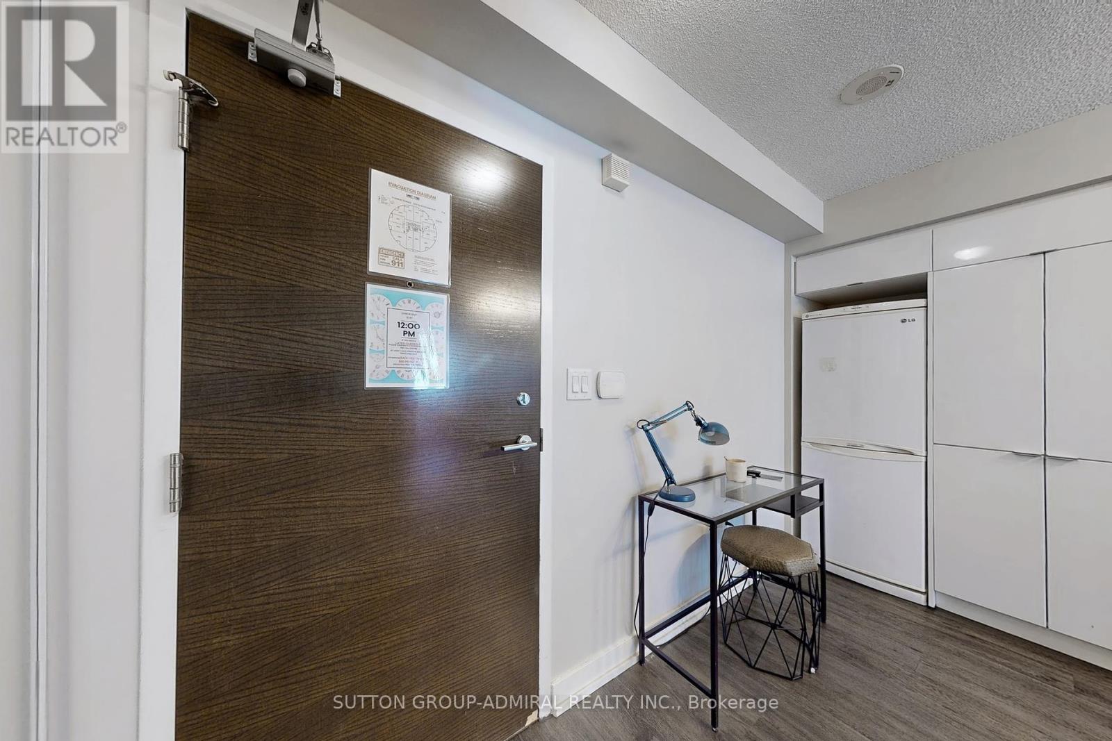 1703 - 21 Iceboat Terrace, Toronto, Ontario  M5V 4A5 - Photo 32 - C12009230