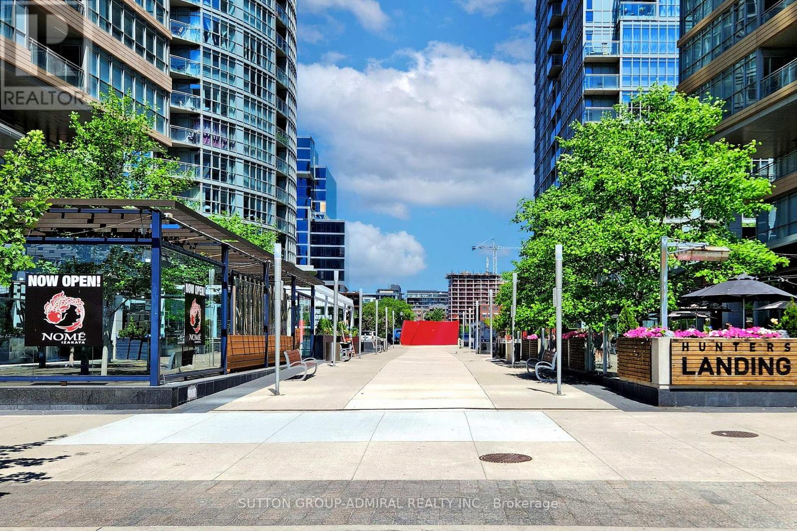 1703 - 21 Iceboat Terrace, Toronto, Ontario  M5V 4A5 - Photo 4 - C12009230